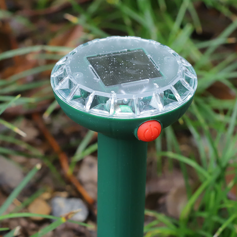 4Pcs, Mole Repellent Solar Powered 4 Pack, Snake Vole Repellent Outdoor, Gopher Repellent Soundwave technology Solar Powered for Lawn Garden, Sonic Mole Spikes, Get Rid of Moles Groundhog Chipmunk Repellent